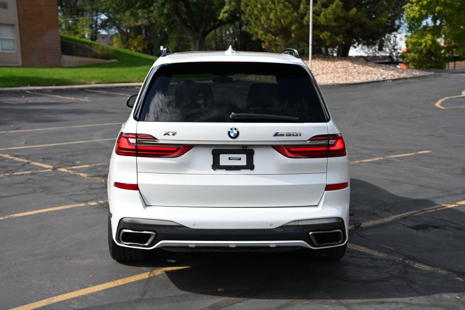 Used 2022 BMW X7 M50i AWD/4WD image 4