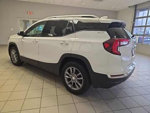 Used 2024 GMC Terrain SLT image 6