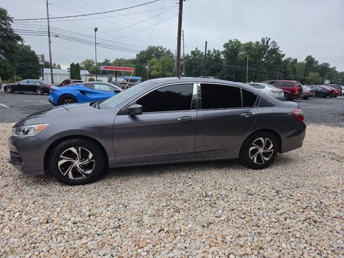 Used 2016 Honda Accord LX image 3
