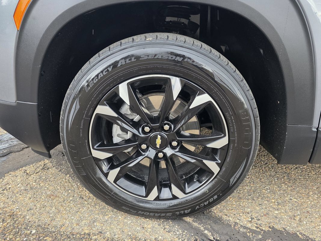 Used 2021 Chevrolet TrailBlazer LT w/ Premium Seating Package AWD/4WD image 38