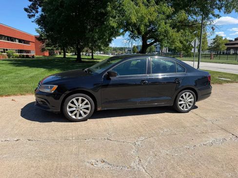 Used 2016 Volkswagen Jetta S FWD image 2