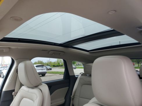 Certified 2023 Lincoln Corsair AWD w/ Equipment Group 101A image 11