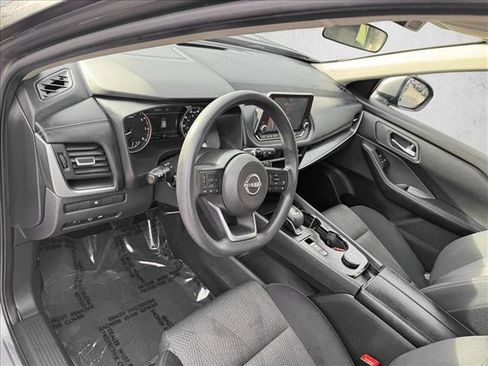 Used 2024 Nissan Rogue SV image 10