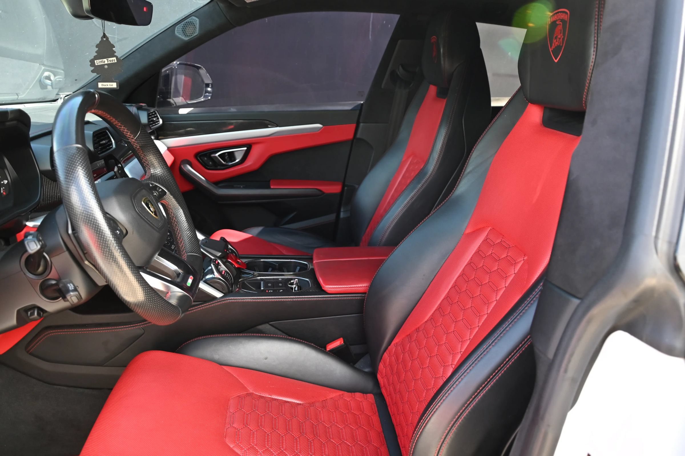 Used 2021 Lamborghini Urus AWD/4WD image 12