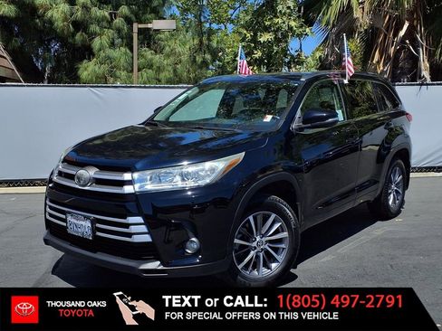 Used 2018 Toyota Highlander XLE w/ Carpet Mat Package (TMS) AWD/4WD image 1