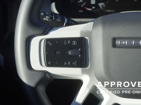 Used 2025 Land Rover Defender 110 S image 12