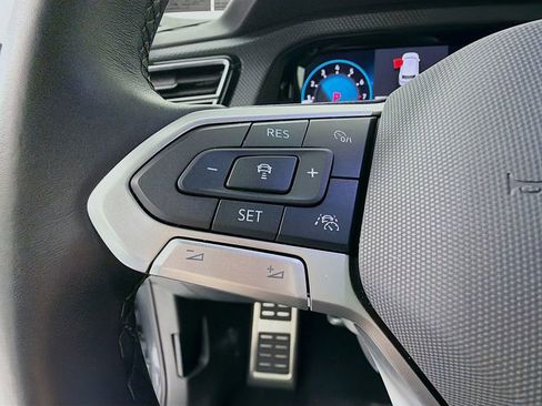 Used 2025 Volkswagen Atlas Cross Sport SEL R-Line image 11