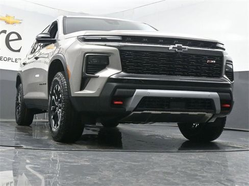 New 2026 Chevrolet Traverse Z71 w/ Enhanced Driving Package image 3