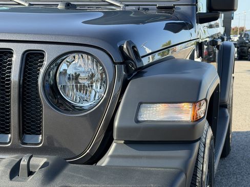 Used 2022 Jeep Wrangler Unlimited Sport AWD/4WD image 11