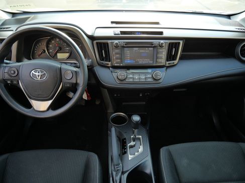 Used 2015 Toyota RAV4 XLE FWD image 10