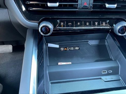 New 2026 Chevrolet Suburban RST w/ Comfort Package AWD/4WD image 8