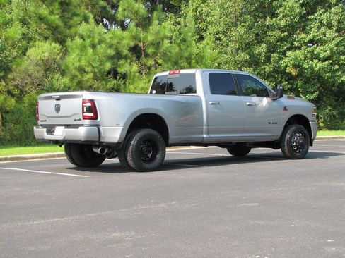 Used 2024 RAM 3500 Big Horn w/ Night Edition AWD/4WD image 6