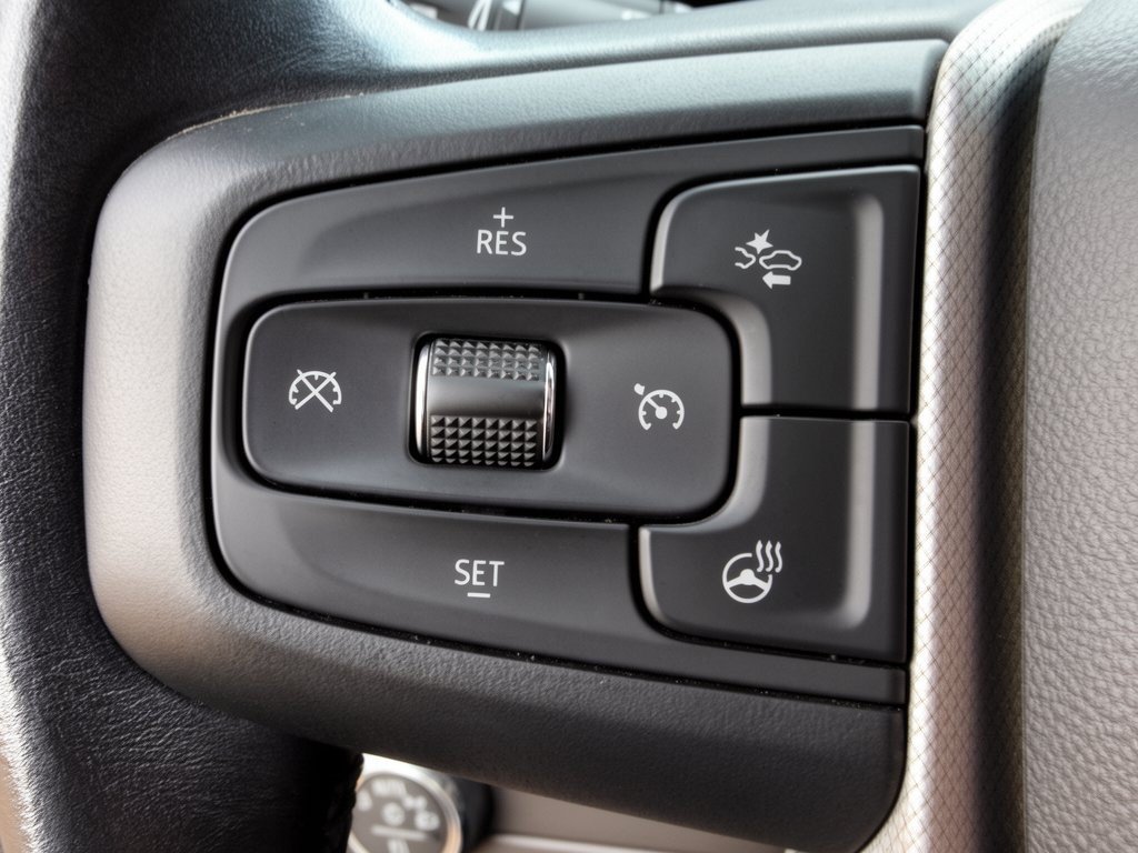Used 2023 GMC Yukon Denali RWD image 18