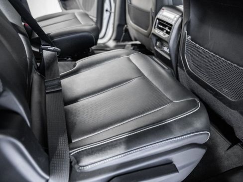 Certified 2024 Jeep Grand Cherokee L Limited w/ Luxury Tech Group II image 35