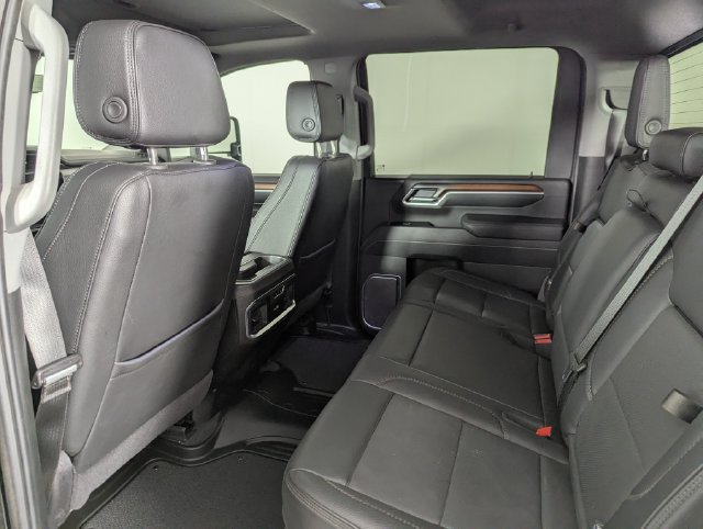 Used 2025 GMC Sierra 3500 Denali w/ Denali Reserve Package AWD/4WD image 17