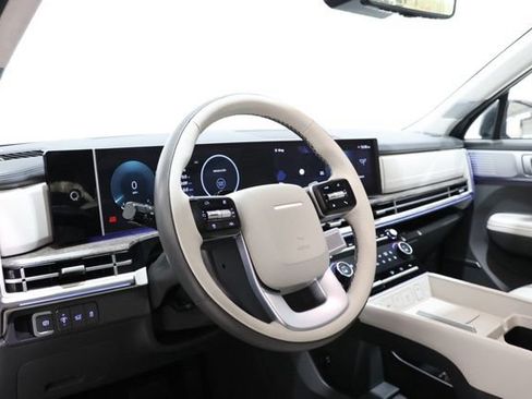 Used 2025 Hyundai Santa Fe Calligraphy FWD image 15