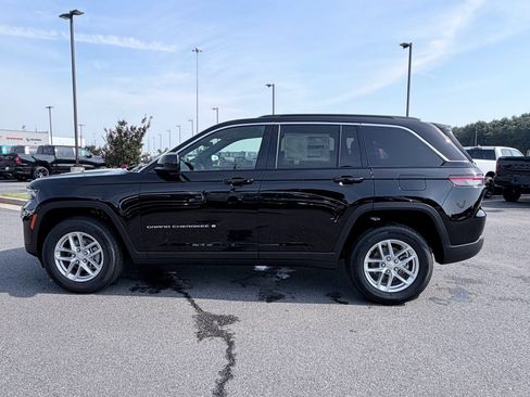 New 2026 Jeep Grand Cherokee Laredo RWD image 5