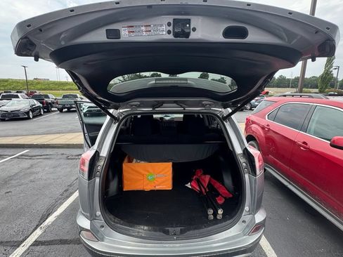Used 2016 Toyota RAV4 XLE FWD image 10
