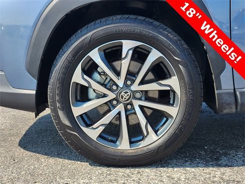 Used 2023 Toyota Corolla Cross XLE image 10