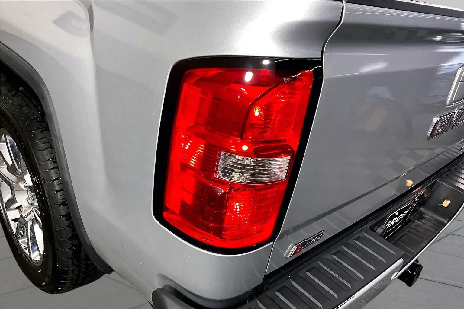 Used 2014 GMC Sierra 1500 Denali RWD image 27
