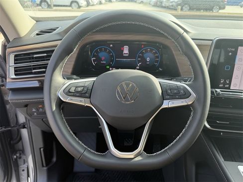 New 2026 Volkswagen Atlas SE image 13