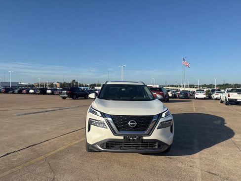 Certified 2023 Nissan Rogue SL w/ SL Premium Package FWD image 3