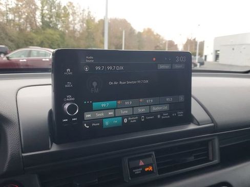 Used 2023 Honda Pilot TrailSport image 22