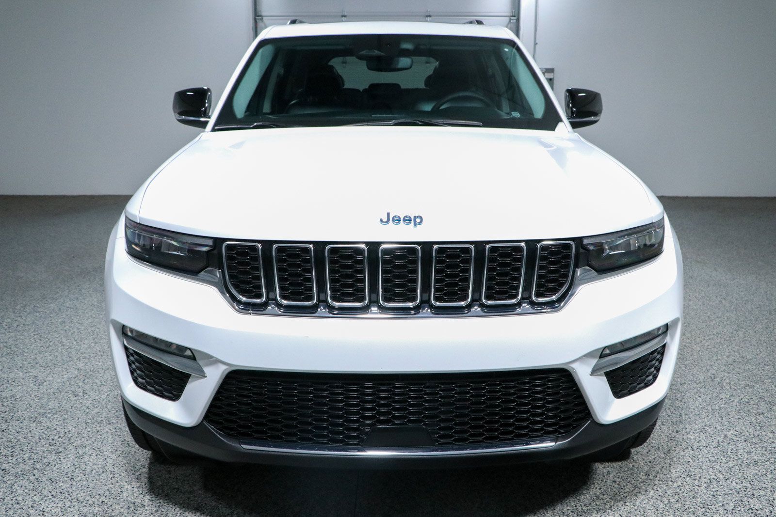 Used 2023 Jeep Grand Cherokee 4WD 4xe image 4