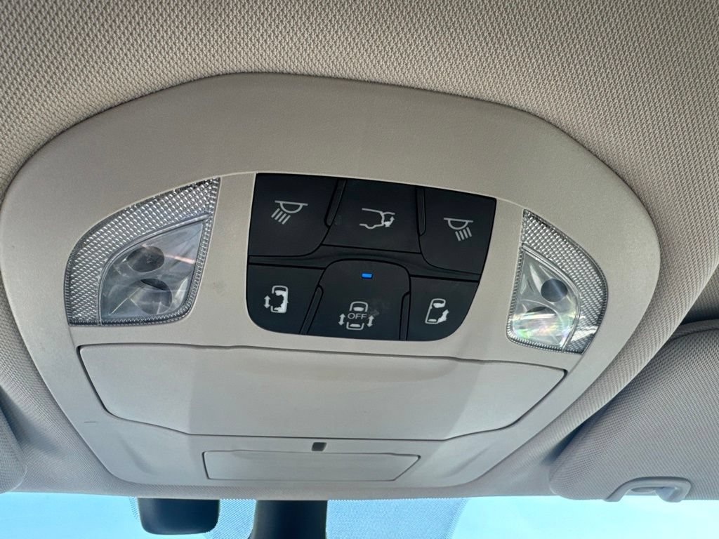 Used 2021 Chrysler Pacifica Touring-L FWD image 19