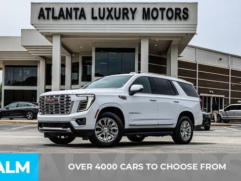 Used 2025 GMC Yukon Denali AWD/4WD image 3