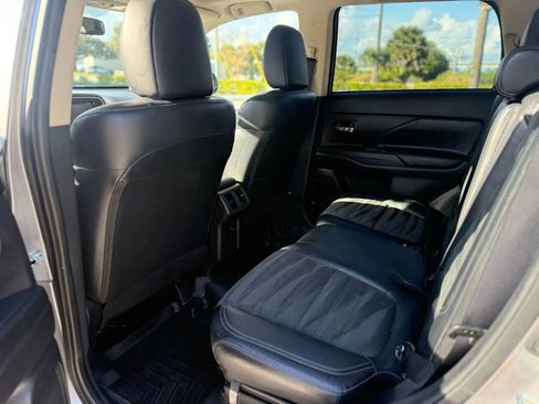 Used 2019 Mitsubishi Outlander SEL FWD image 21