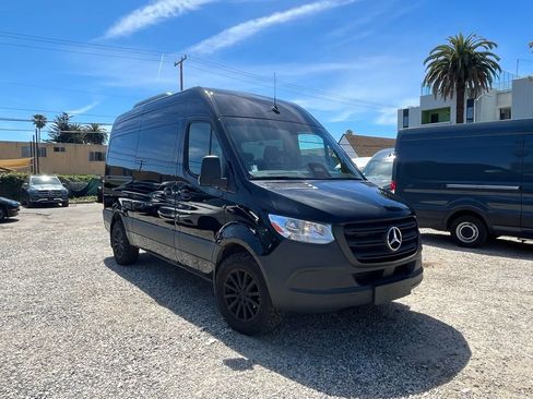 Used 2025 Mercedes-Benz Sprinter 2500 image 3