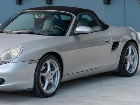 Used 1999 Porsche Boxster RWD image 11