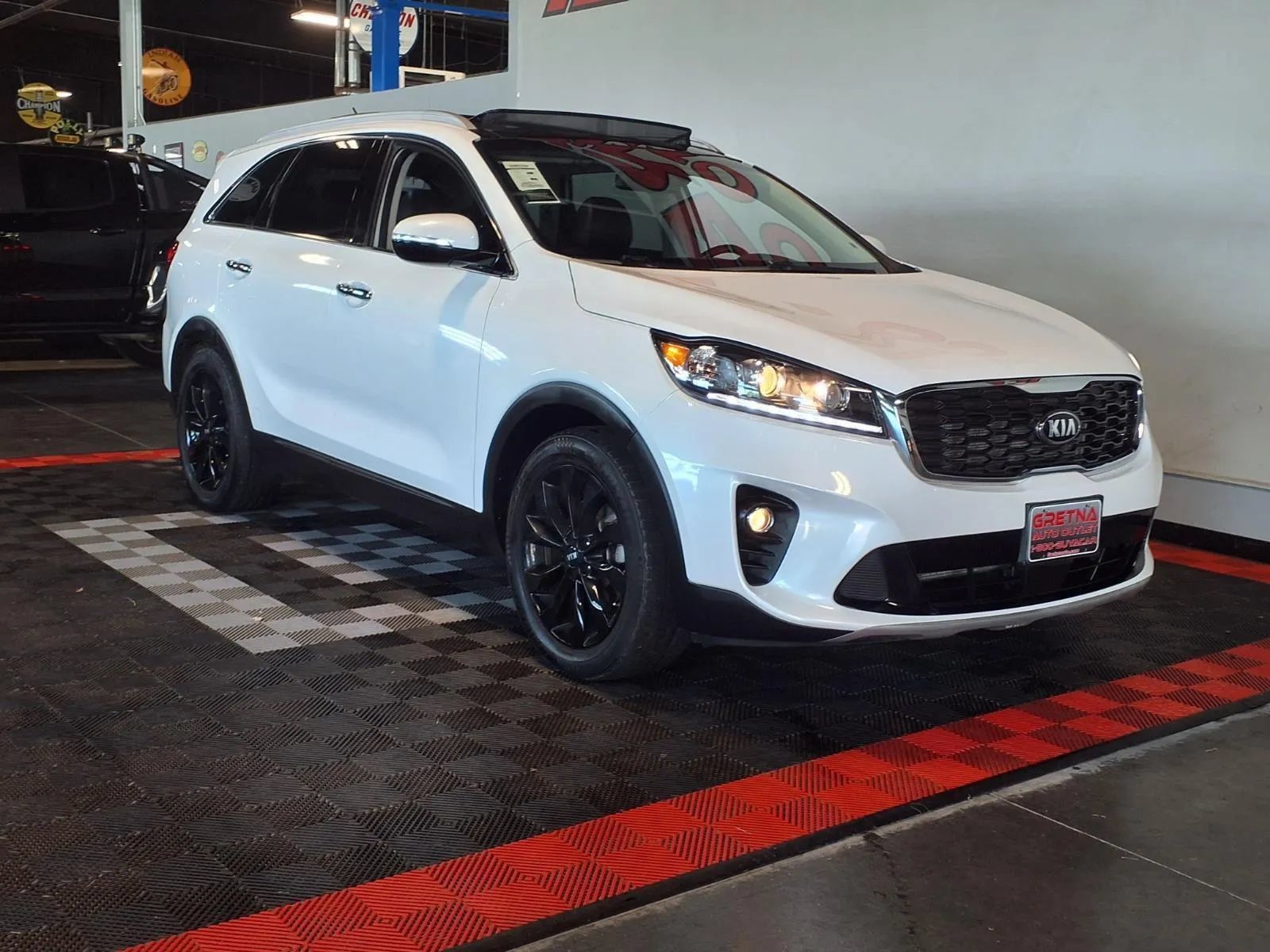 Used 2020 Kia Sorento EX FWD image 2