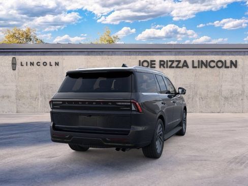 New 2026 Lincoln Navigator Premiere AWD/4WD image 8