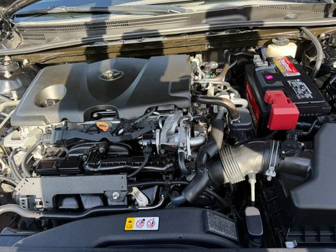 Used 2019 Toyota Camry SE FWD image 17