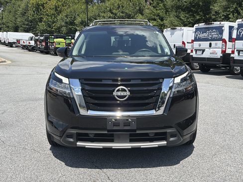 Used 2024 Nissan Pathfinder SL w/ SL Premium Package FWD image 2