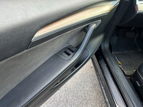 Used 2022 Tesla Model 3 image 15