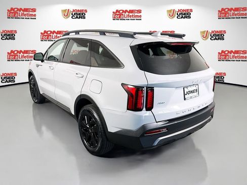 Used 2022 Kia Sorento S AWD/4WD image 2