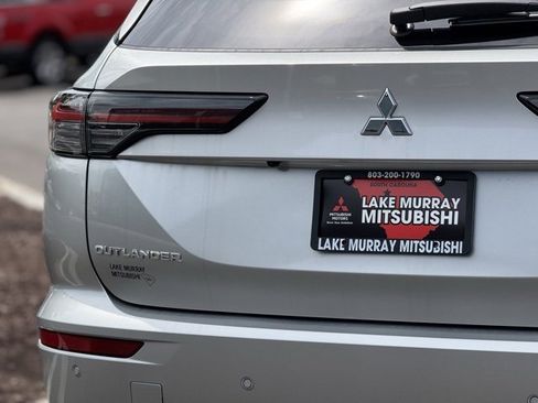 New 2025 Mitsubishi Outlander AWD image 11