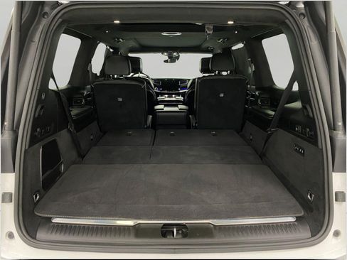 Used 2023 Jeep Grand Wagoneer Series II w/ Convenience Group III AWD/4WD image 5