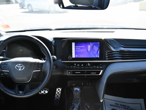 Used 2025 Toyota Camry SE w/ Convenience Package FWD image 39