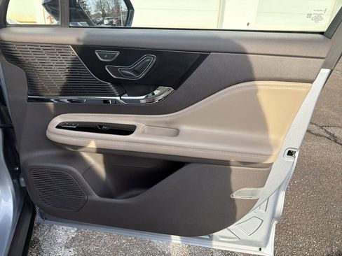 Certified 2022 Lincoln Corsair AWD w/ Premium Package image 14