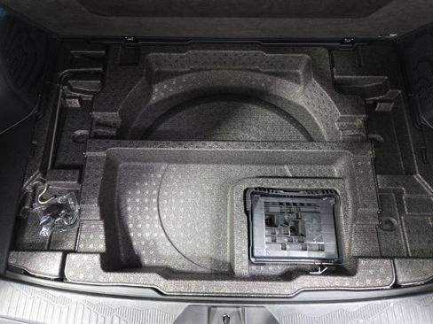 Used 2025 Subaru Forester Premium AWD/4WD image 36