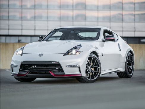 Used 2020 Nissan 370Z NISMO RWD image 1