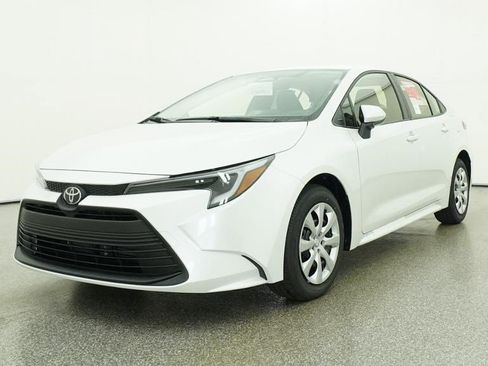 Used 2026 Toyota Corolla LE FWD image 19