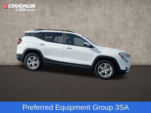 Used 2023 GMC Terrain SLE w/ Driver Convenience Package image 10