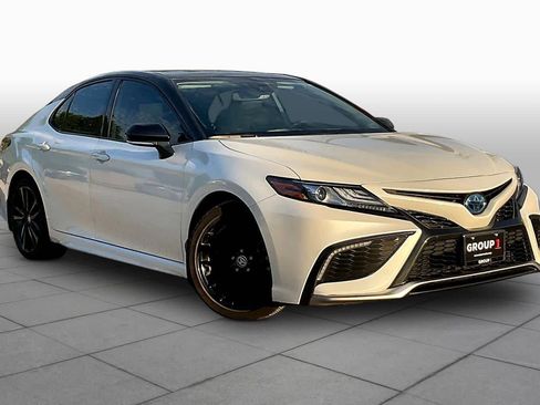 Used 2024 Toyota Camry XSE image 3