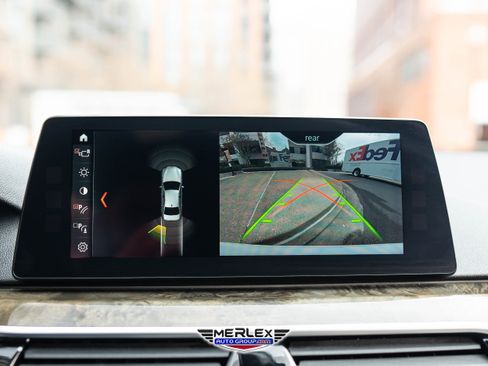 Used 2018 BMW 540i w/ M Sport Package image 31