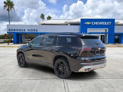 Used 2026 Chevrolet Traverse LT FWD image 4